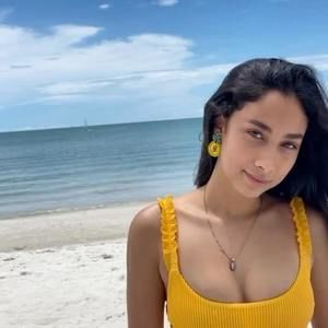 Meet your Posher, Salomé